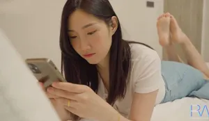 Xinh đẹp nhưng vẫn bị ông xã địt nhau, vợ buồn tình cho anh giao hàng xxx luôn