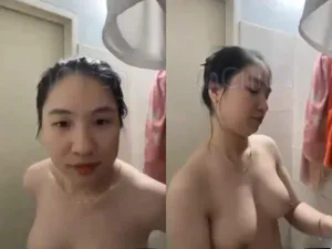 Gái vú ngon, vừa call với em ghệ vừa tắm